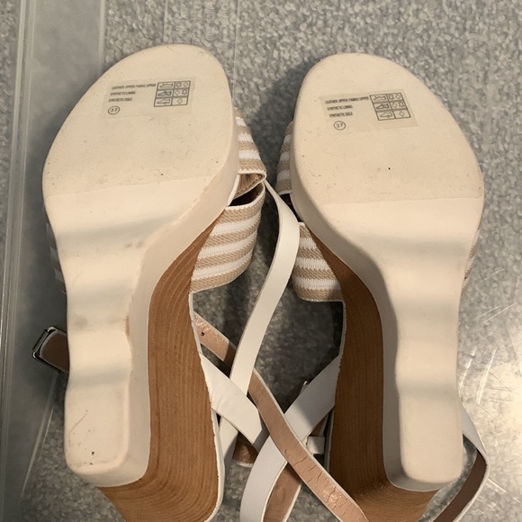 PRICE ⬇️ {French Connection} wedges - Picture 5 of 5